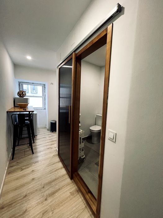 T0 Renovado em Alfama com Despesas Incluídas Até Abril 2026