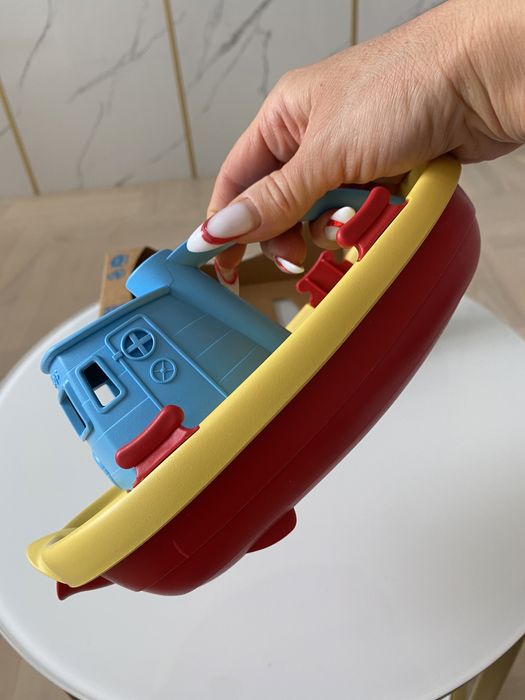 Цікаві іграшки для купання пляжу лодка човен Green Toys