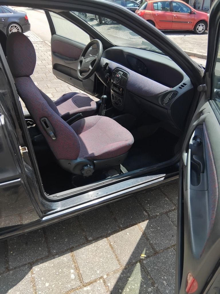 Carro muito economico lancia Y 1.2 gasolina
