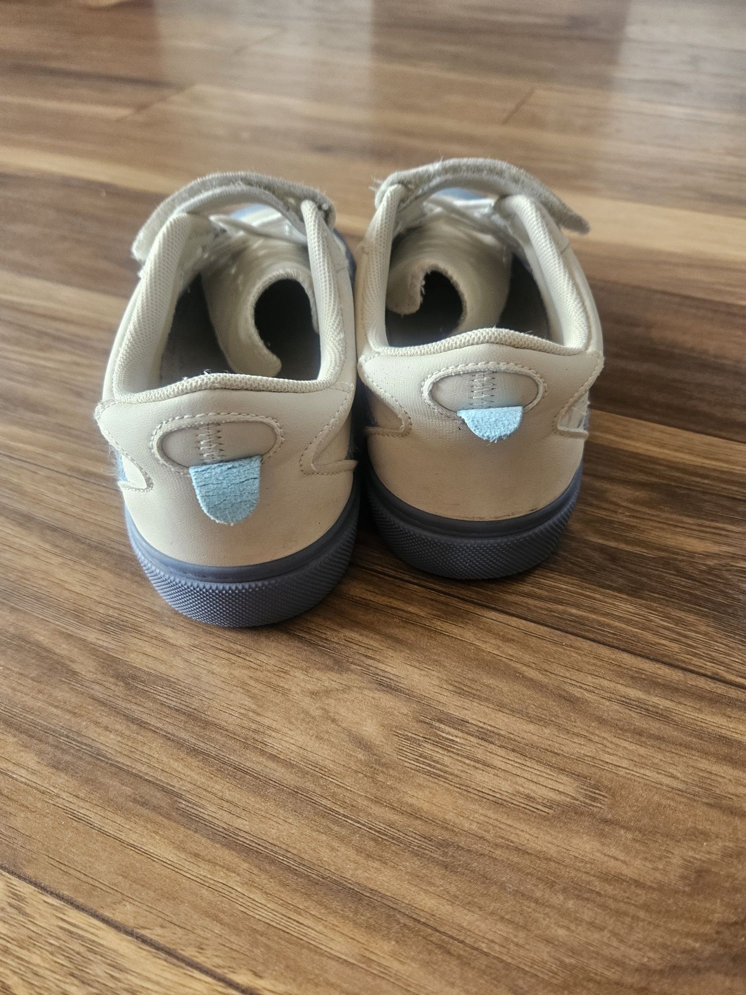 Buty Reserved 37 na rzep