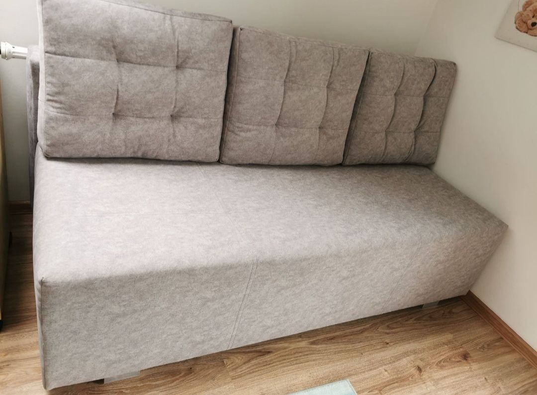 Rozkładany tapczan sofa z pojemnikiem na pościel dł. 180cm