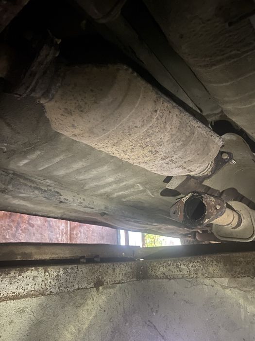 Продам катализатор мазда 626