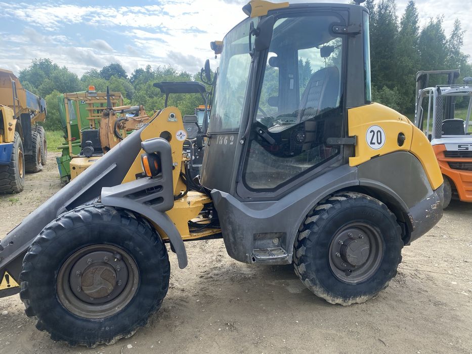 Ahlmann AX700 świeżo spr zFrancji 4tyś MG 2011r