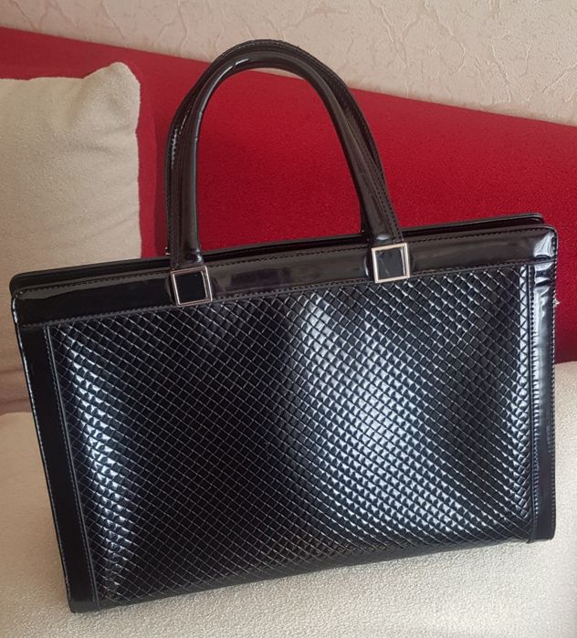 Сумка лаковая, портфель