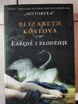 Łabędź i złodzieje - Kostova Elizabeth