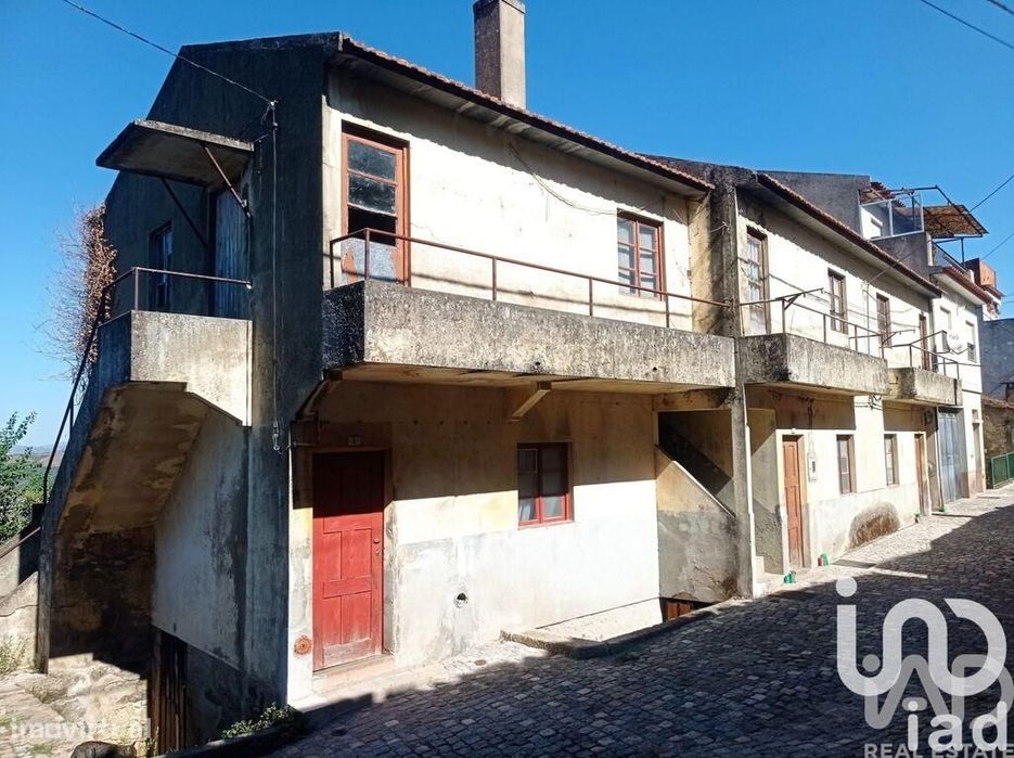 Prédio em Tabuaço de 360 m2