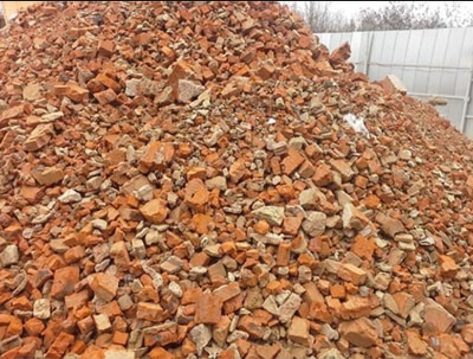 Приму в дар бесплатно бой кирпича, строительный мусор