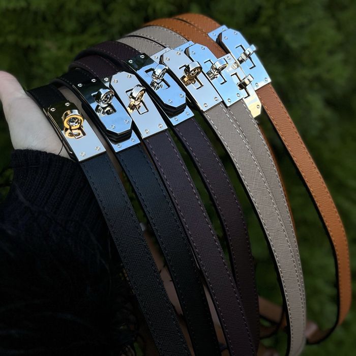 Женский трендовый недорогой ремень с замочком / жіночий вузький ремінь