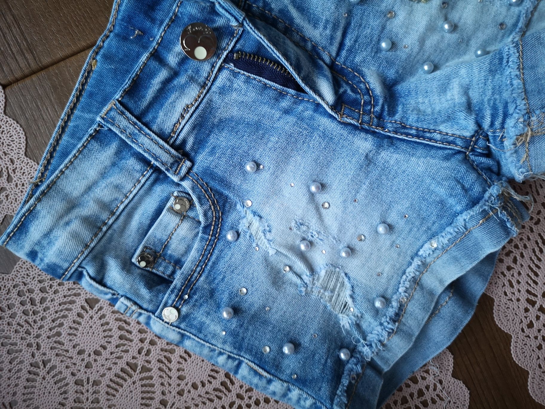 Krótkie spodenki szorty jeansowe, 104-110