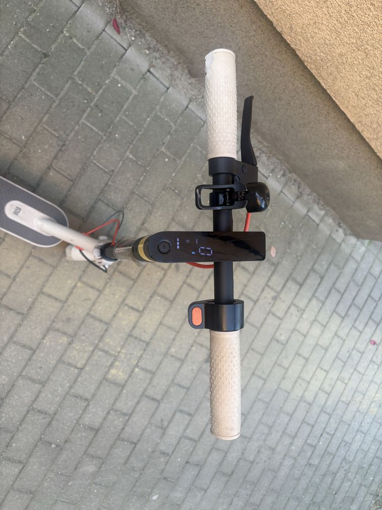 Hulajnoga elektryczna Xiaomi Mi Electric Scooter 3 SZARA