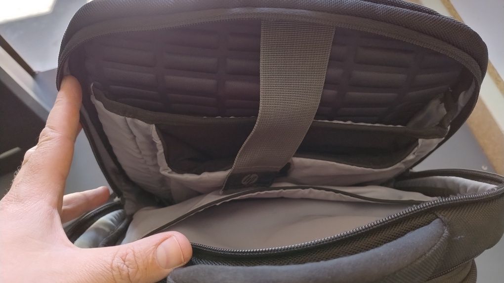 Plecak komputerowy firmy HP, mega ultra pojemny