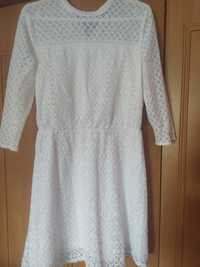 Сукня жіноча білого кольору з мереживом