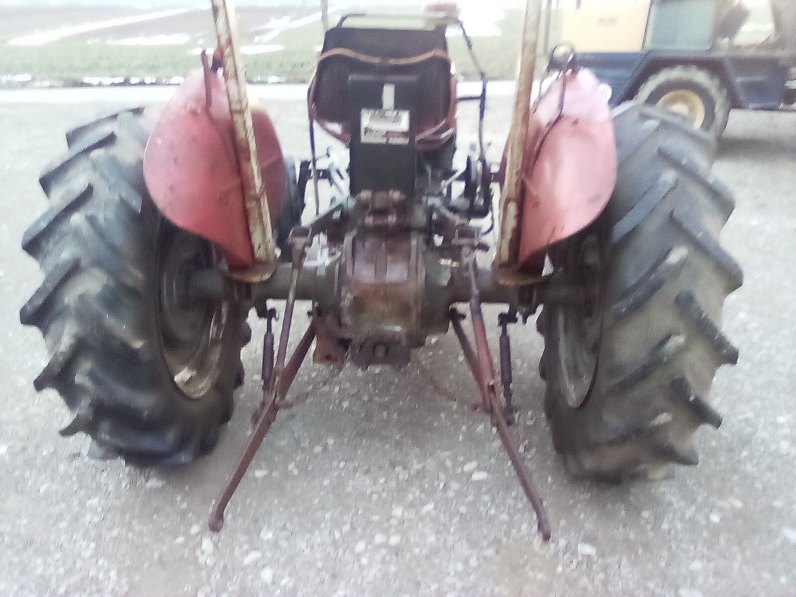 Sprzedam traktor MF 135