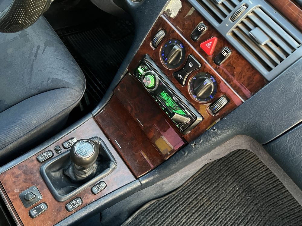 MERCEDES E-Class 2.0 Бензин