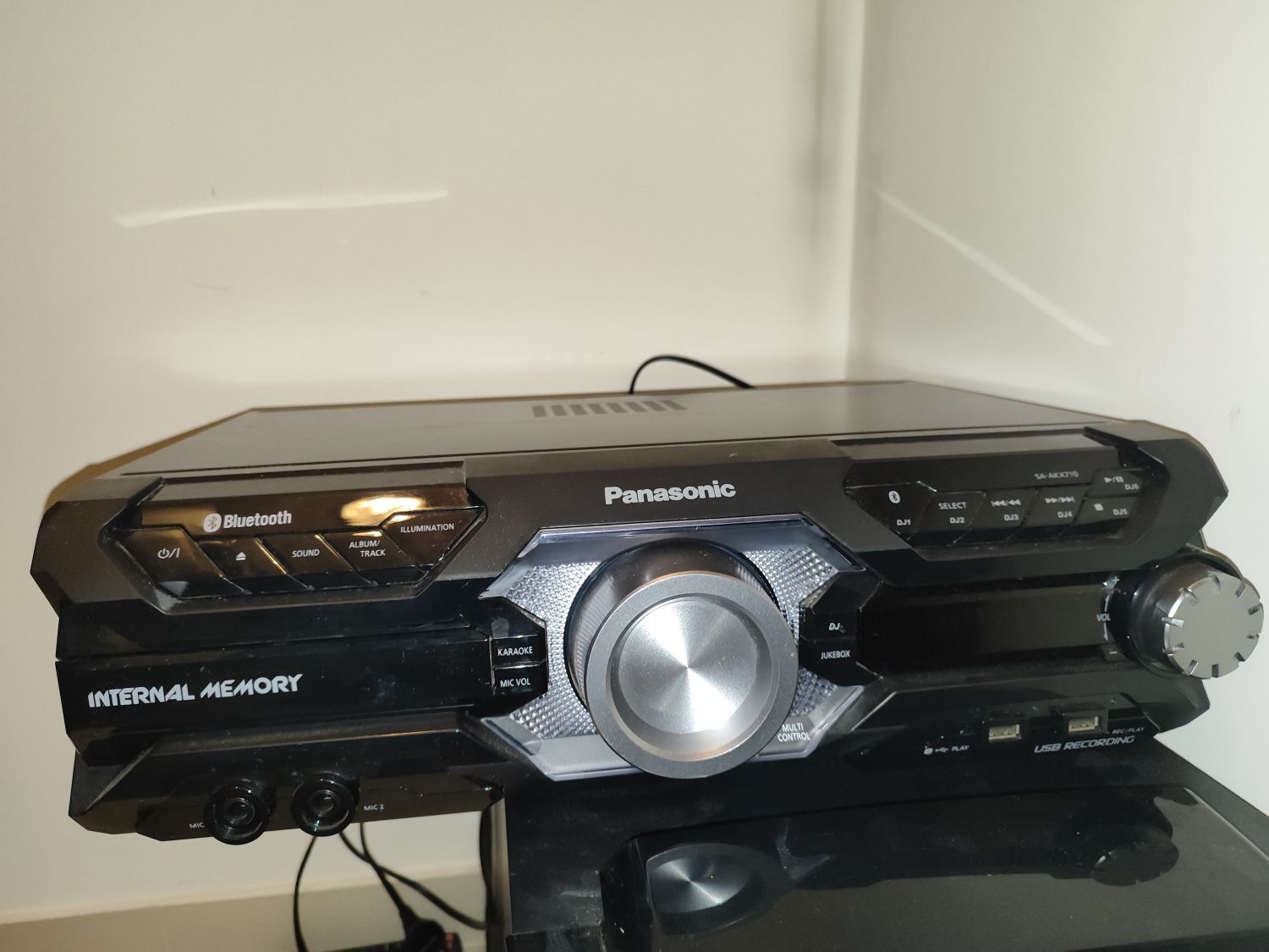 Wieża Panasonic AKX710, 2000W w RMS