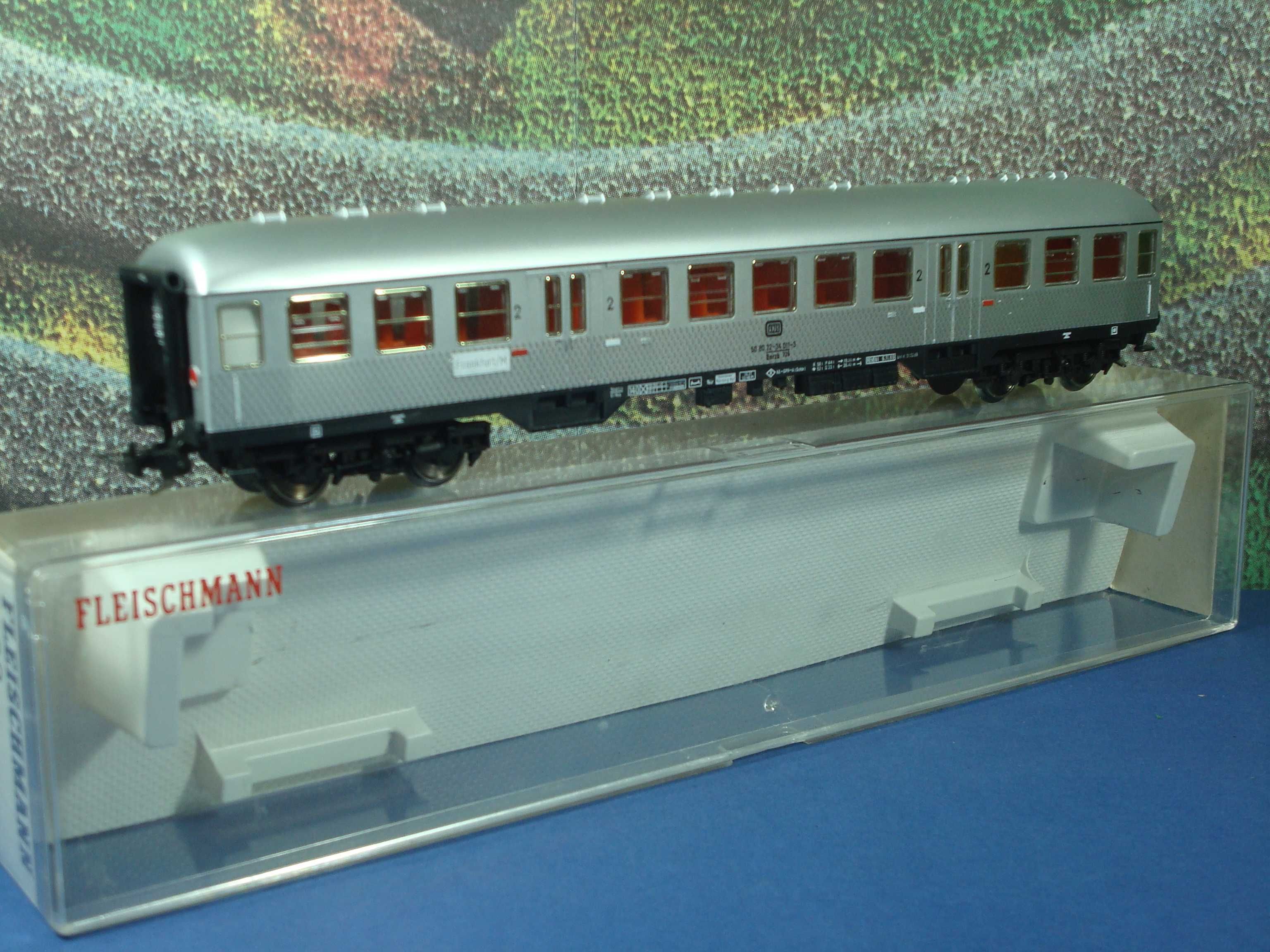 Fleischmann H0 5122 - Carruagem 2ª Classe "Silberling" "DB"/ Usado
