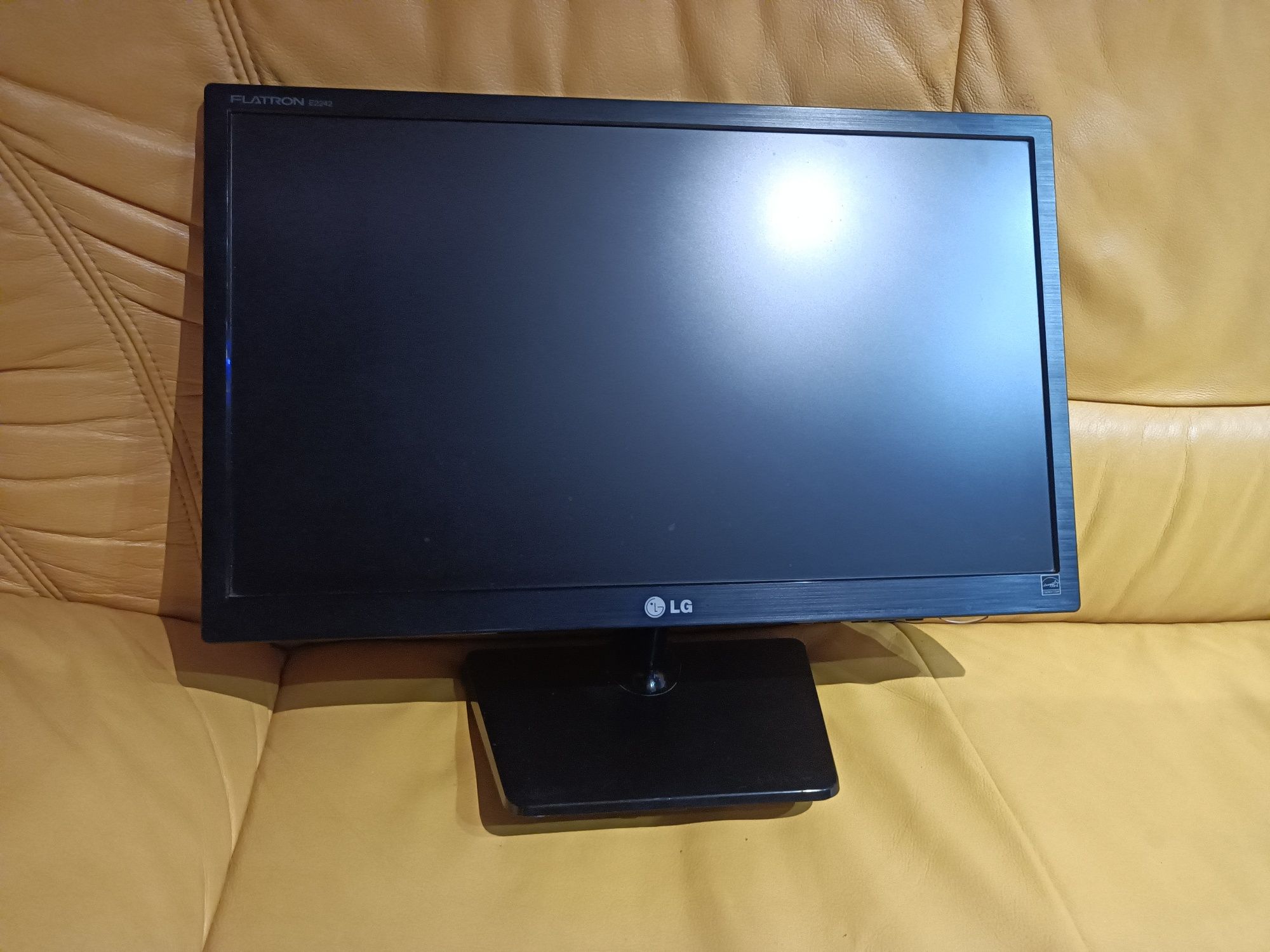 Monitor LG 22 cale bardzo dobry stan