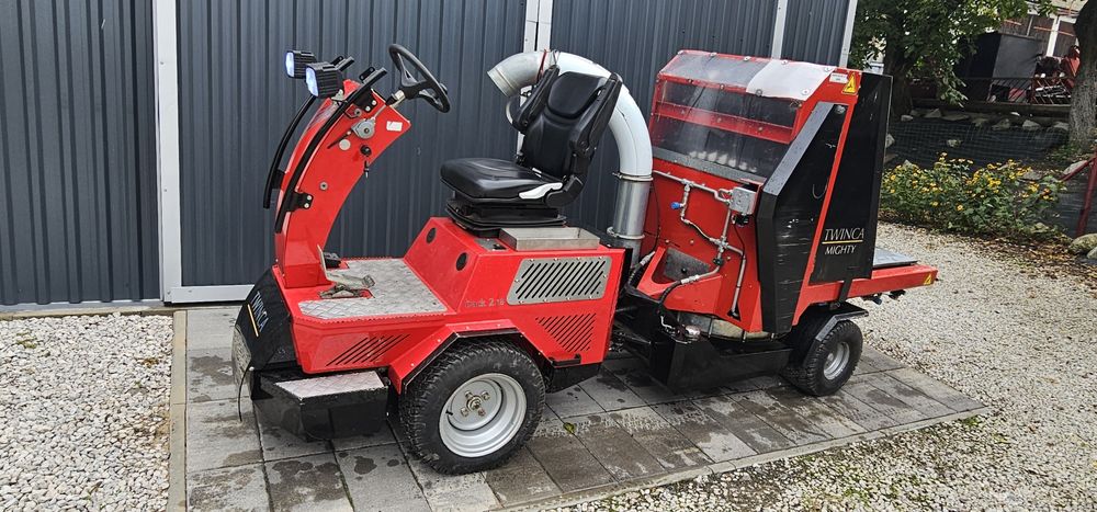 Traktorek 4cyl.Nowy model samojezdna scielarka Twinca samobieżna