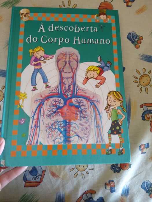 "À descoberta do corpo humano" - livro