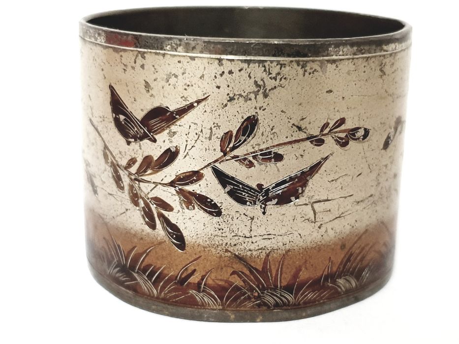 Invulgar linda antiga argola de guardanapo em metal esmaltado