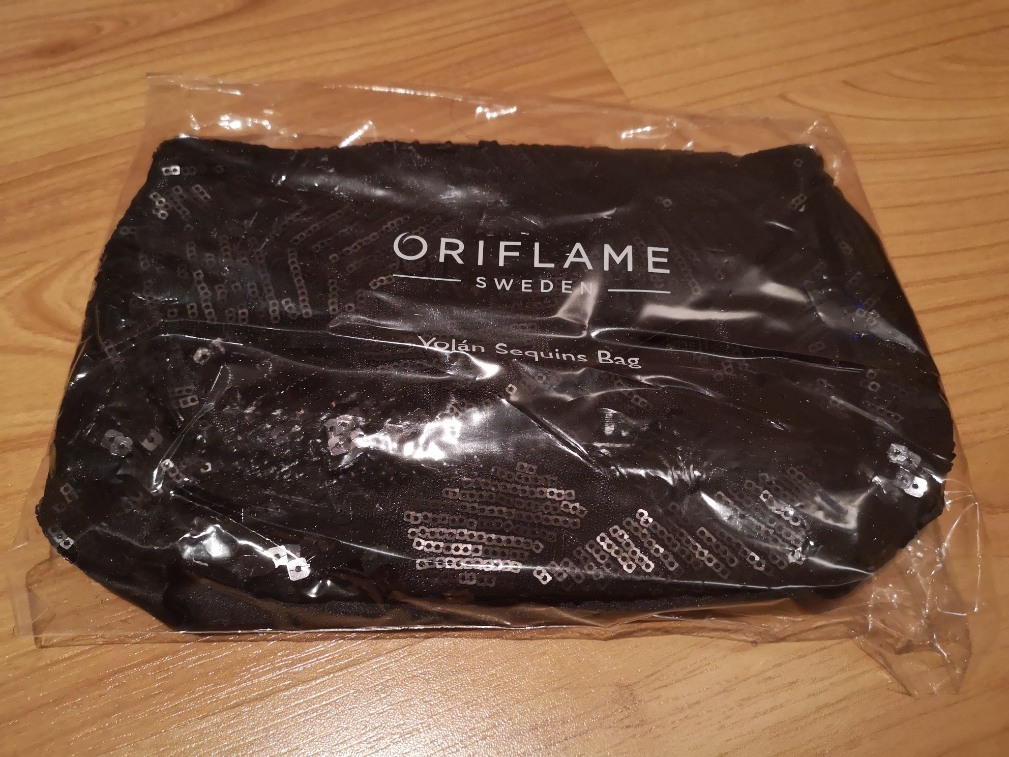 Clutch/Mala de cerimónia preta com lantejoulas,nova "Oriflame"