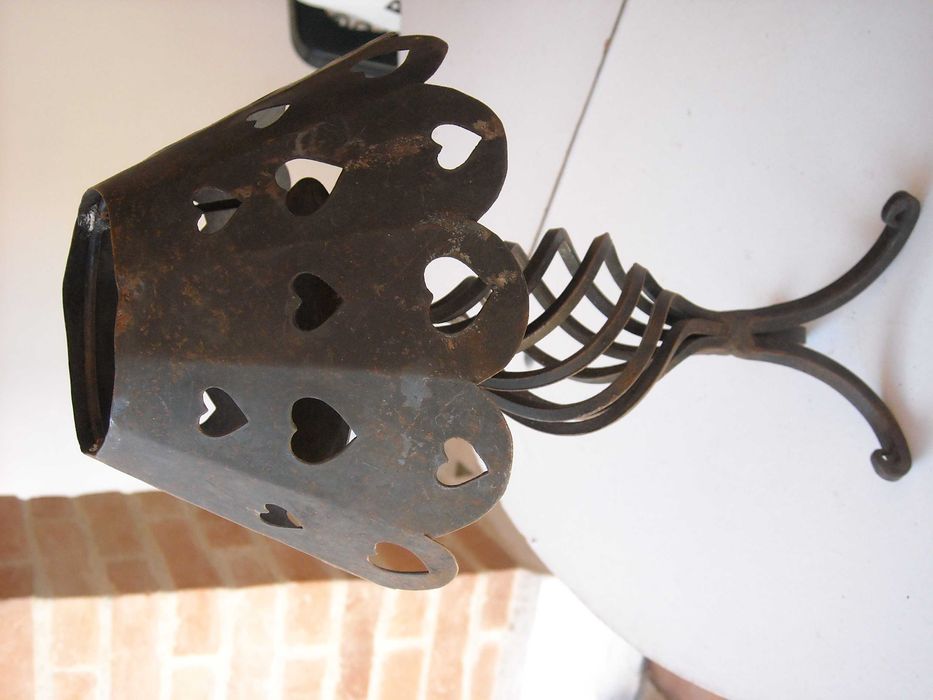 Castiçal artesanal suporte vela ferro