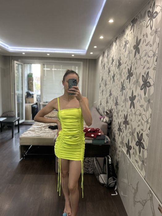 Яскрава неонова сукня plt