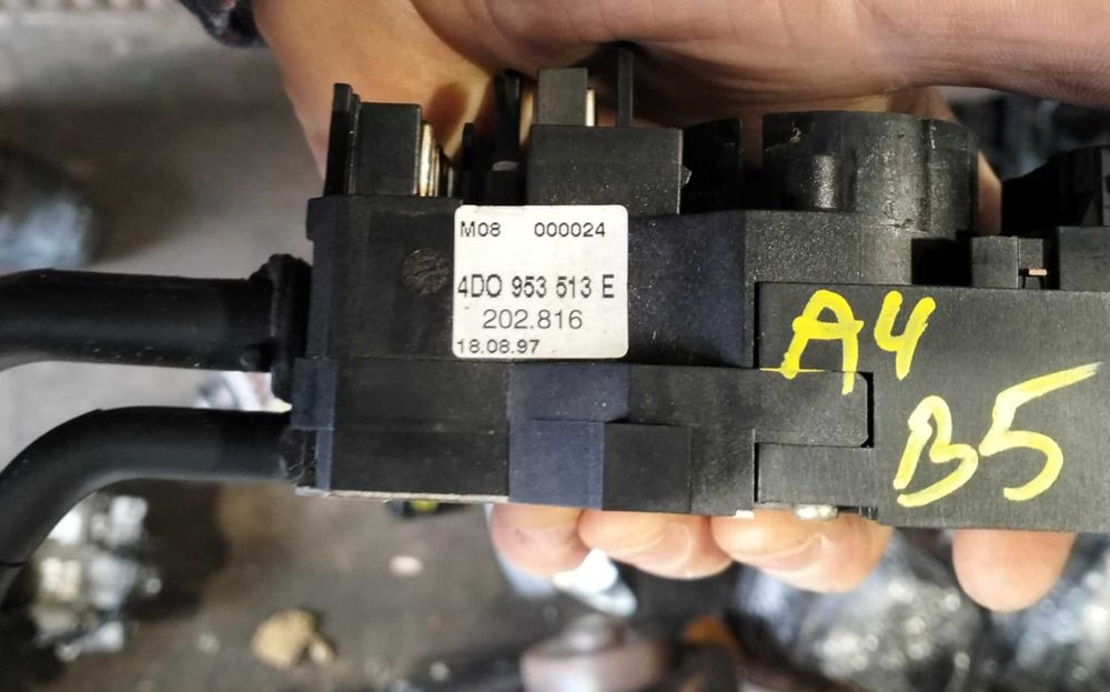 manetka z tempomatem przełącznik Audi A4 B5 4D0953.513E