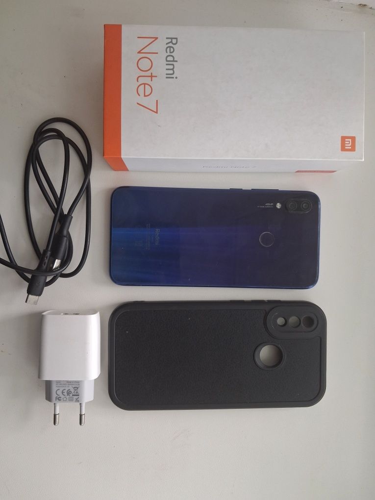 Redmi note 7, з захистним склом, чохлом та зарядкою, б/у