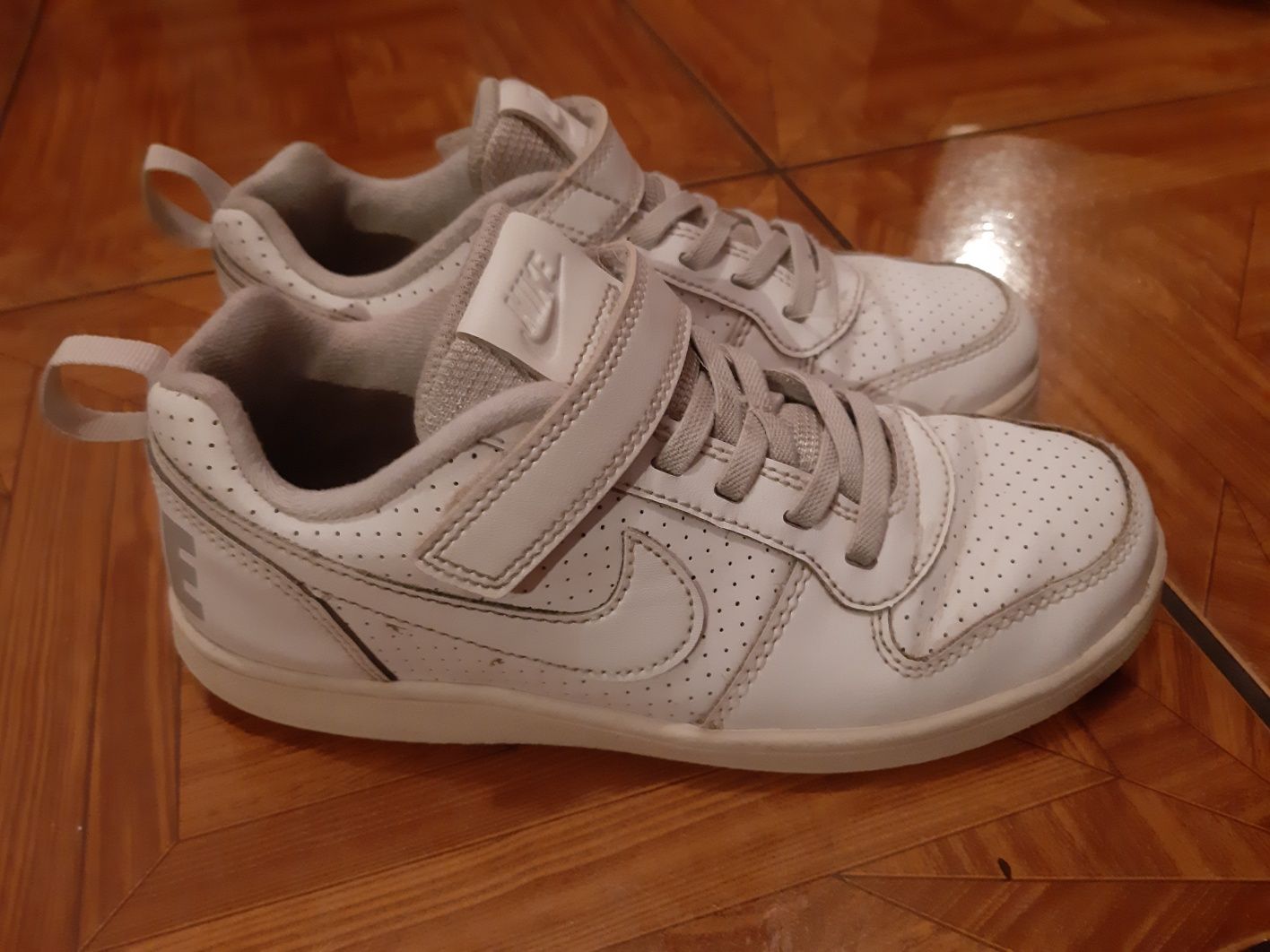 Buty NIKE rozm.33 białe