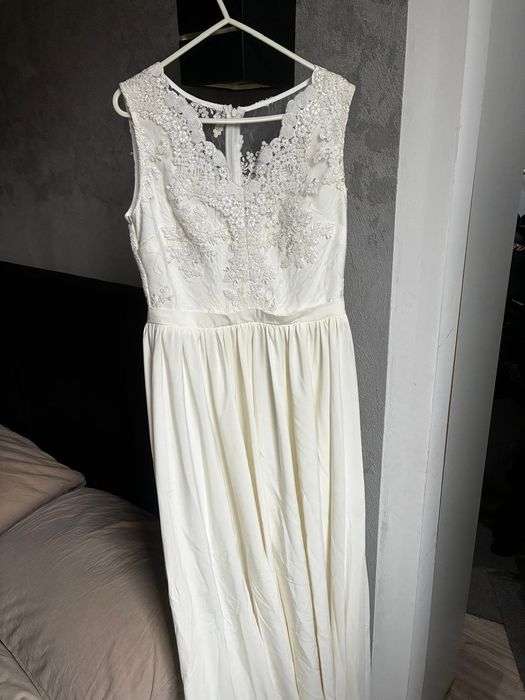 Sukienka ecru w rozmiarze 38