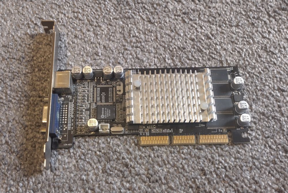 GeForce 4 MX440B 8X 64MB 64bit DDR TV