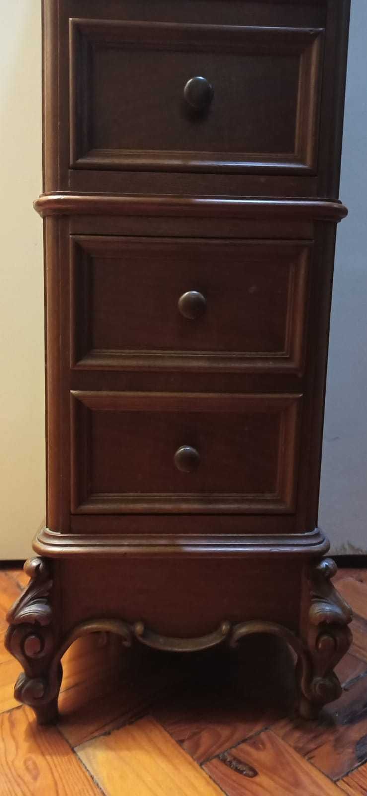 Mesa de canto antiga