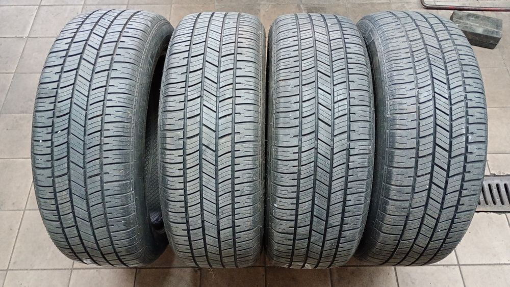 Sprzedam komplet opon całorocznych 215/55R18 Uniroyal Tiger Paw AWP3