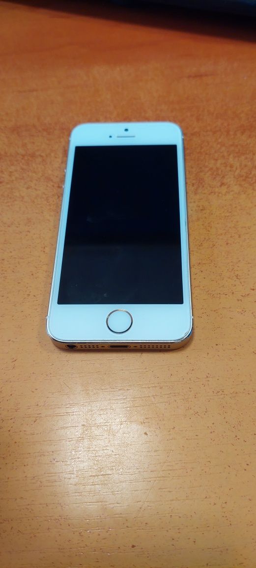 Продам iPhone 5s