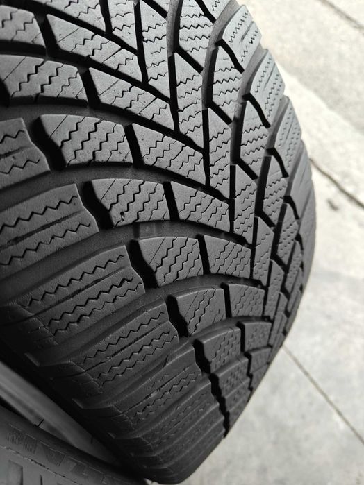 2шт R18 225 45 шини зимові 22р Bridgestone Blizzak LM005