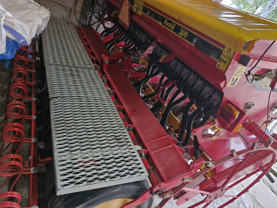 Siewnik Vaderstad Rapid Turf 300 z podsiewaczem nawozu, sprzedam lub z
