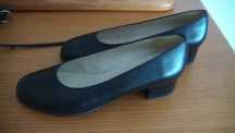 Sapatos em pele verdadeiro cor preto tamanho 38.Exercito