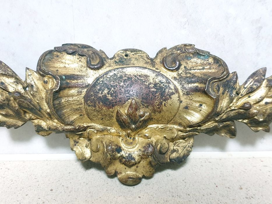 Fantástica antiga ferragem francesa de mobília em bronze dourada