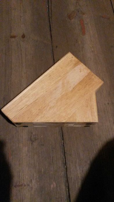 Drewniany blok do noży kuchennych