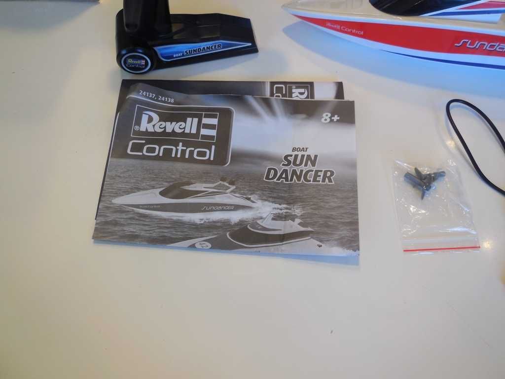 RC Revell SUNDANCER 24137 łódka 2.4GH