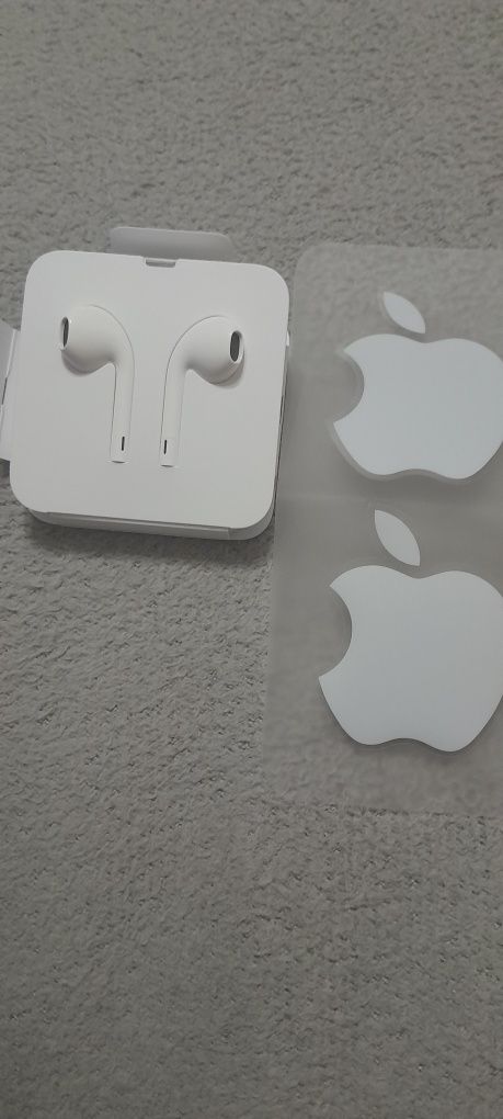 Продам оригінальні навушники Apple EarPods with Lightning Connector