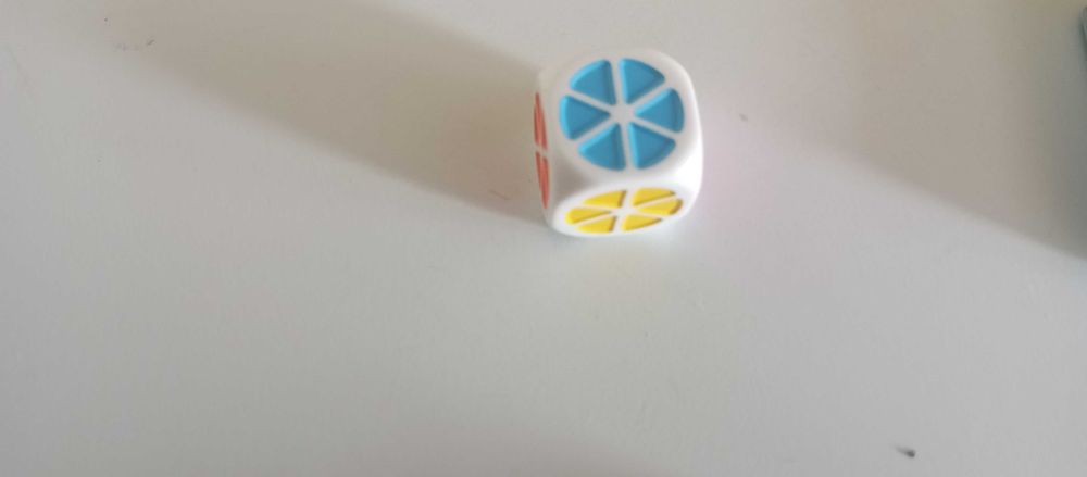 Jogo trivial pursuit edição familiar tamanho miniatura