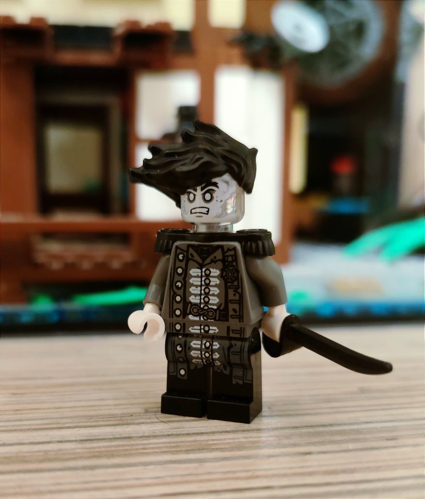 Lego Pirates of the Caribbean минифигурка Капитан салазар 71042