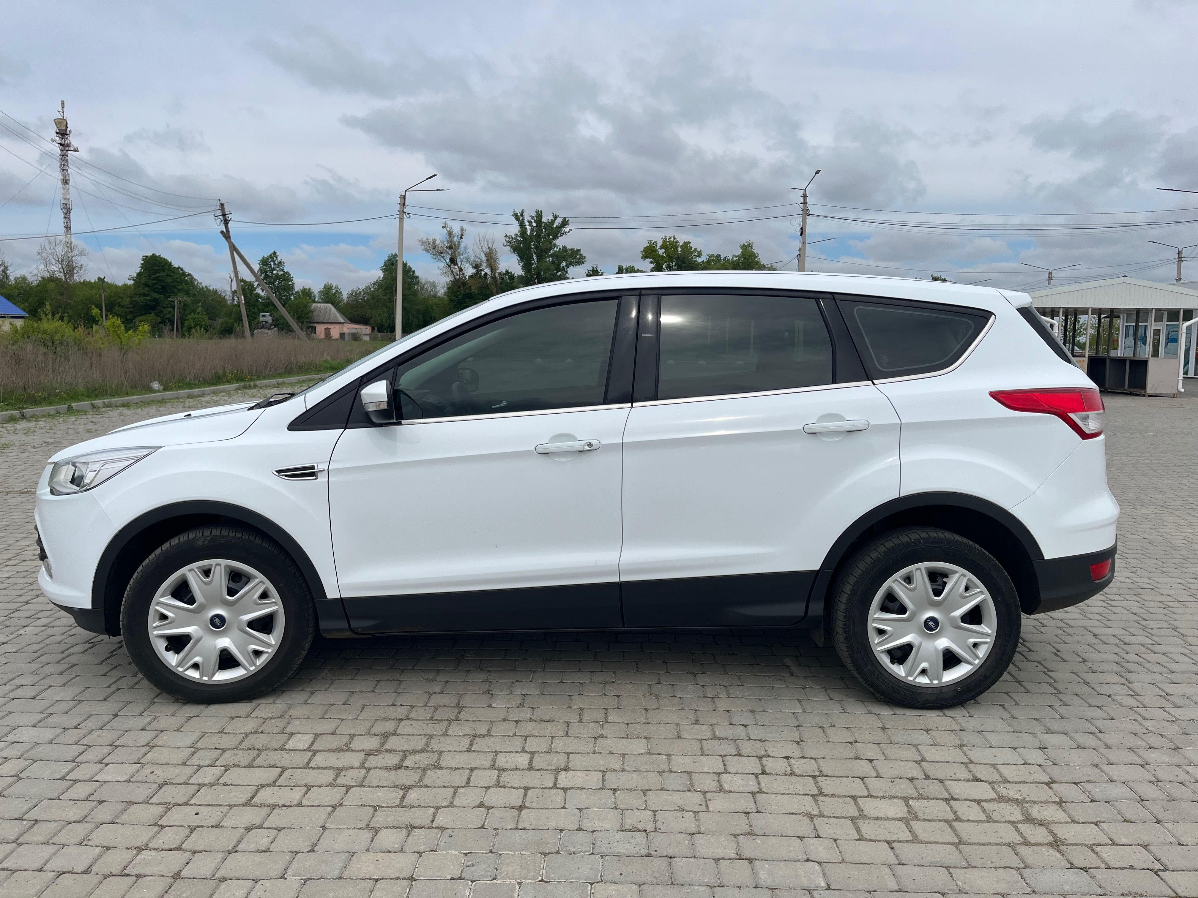 Ford Kuga 2014 року