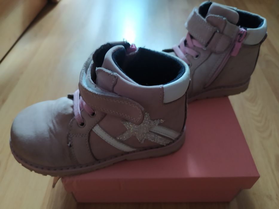 Продам демисезонні ортопедичні чобітки на дівчинку