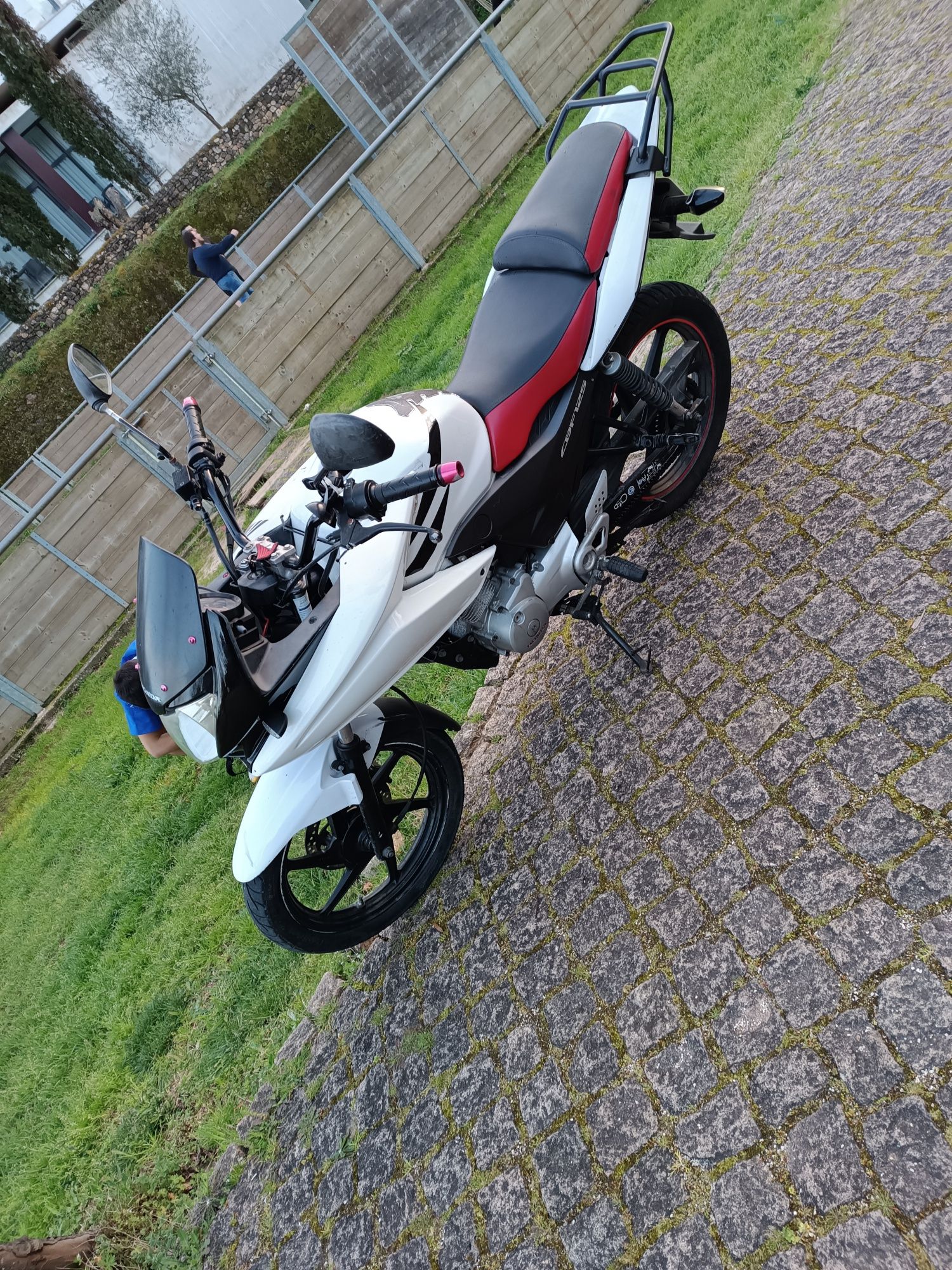 Vendo mota CBF 125