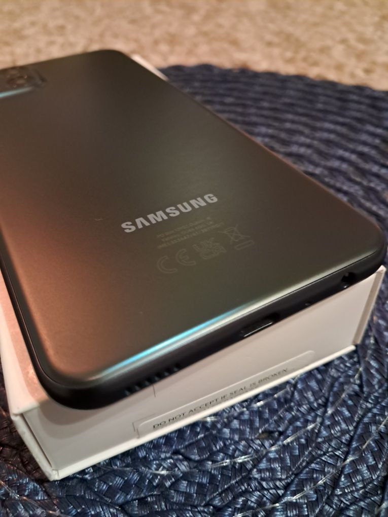 Samsung M33 5G.  St.IDEALNY. 6/128 GB. Akcesoria.