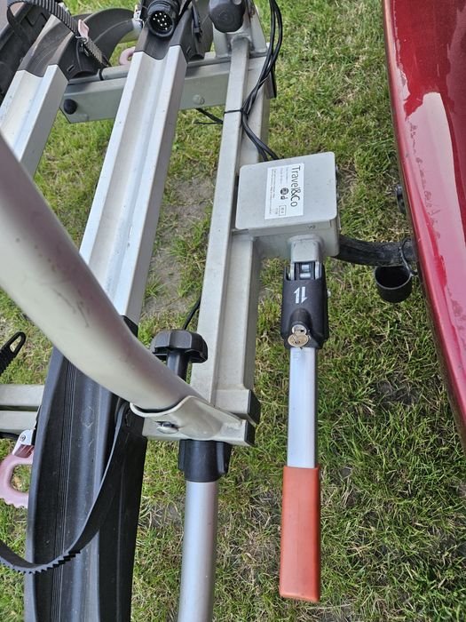 Bagaznik na dwa rowery elektryczne