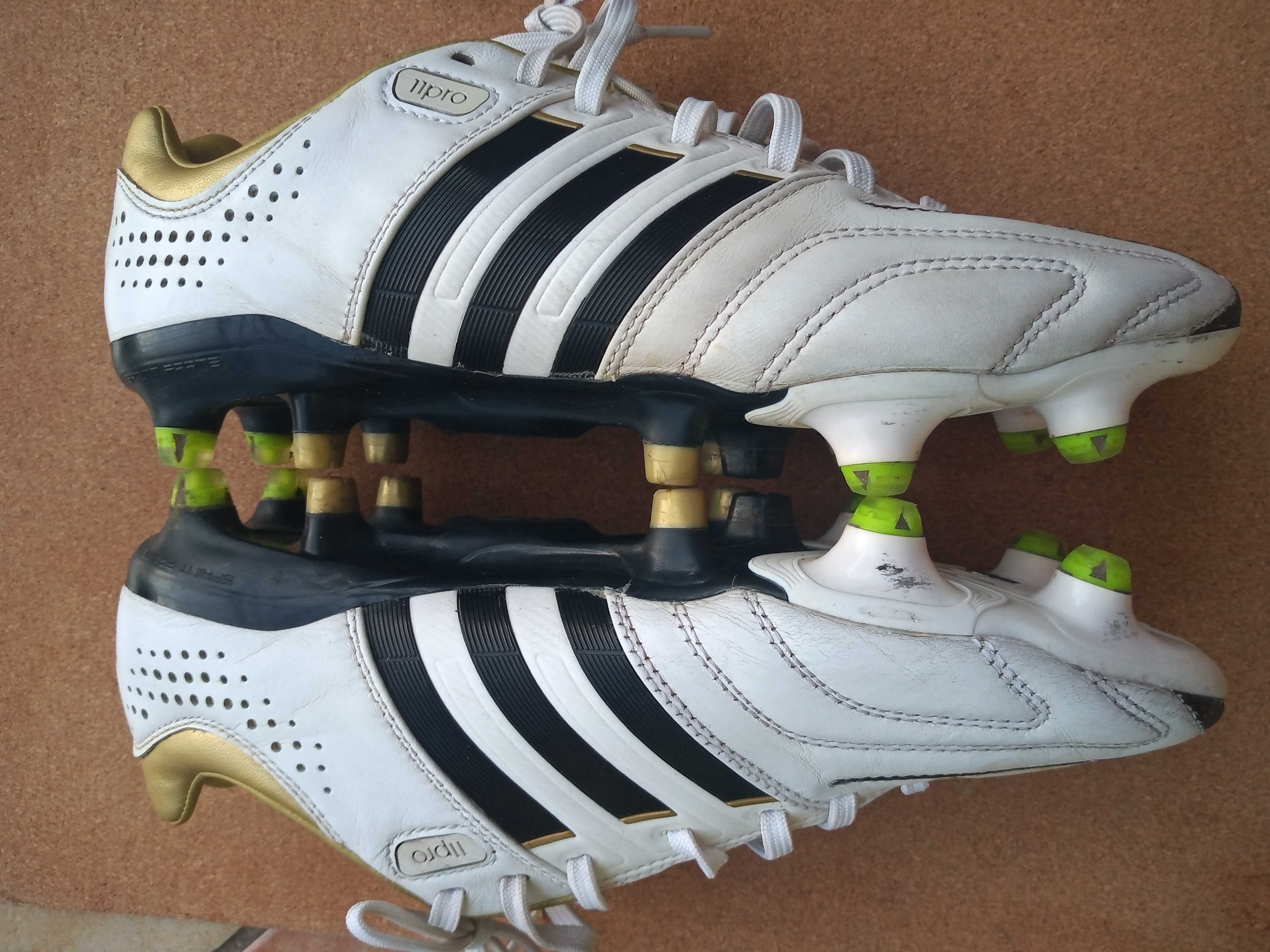 Buty piłkarskie Adidas adipure rozm.39 1/3